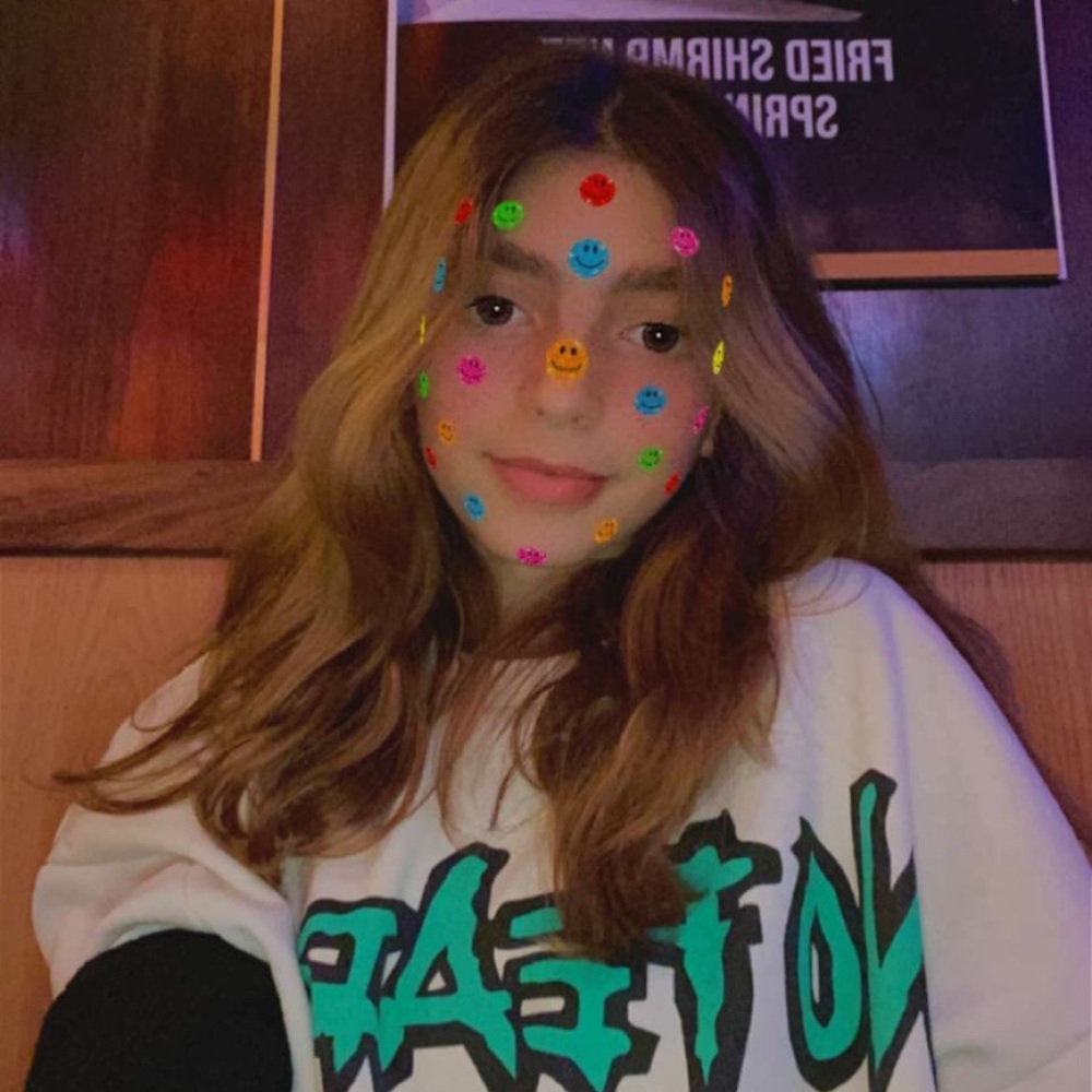 Meet your Posher, Hila